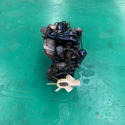 Un buen precio. Mitsubishi Fuso 6D17 Seis cilindros motor usado ULEV II para camiones y vehículos pesados en línea