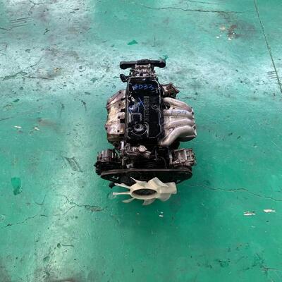 Un buen precio. Conjunto de motores usados para camiones Mitsubishi 4D33 o vehículos agrícolas a la venta en línea